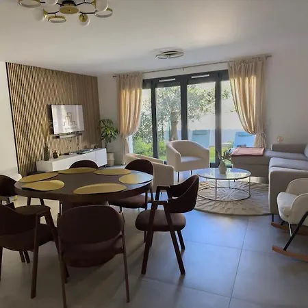 Havre De Paix Avec Jardin - Cote Azur Ste Maxime Appartement *